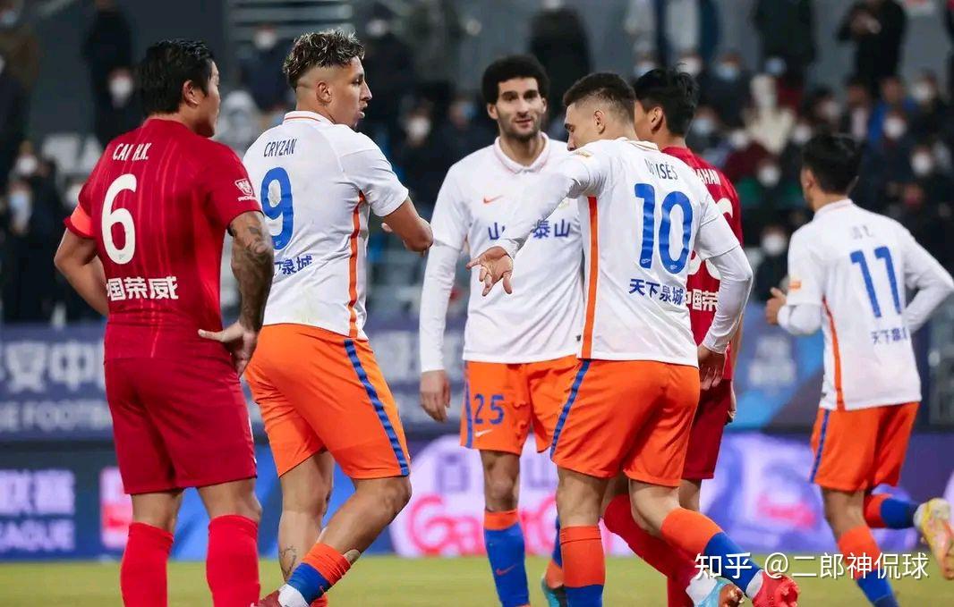 西汉姆发布备战花絮，集结日回应争议，中超任务艰巨，阵容厚度经受考验(西汉姆联球场是不是小一点)-开云